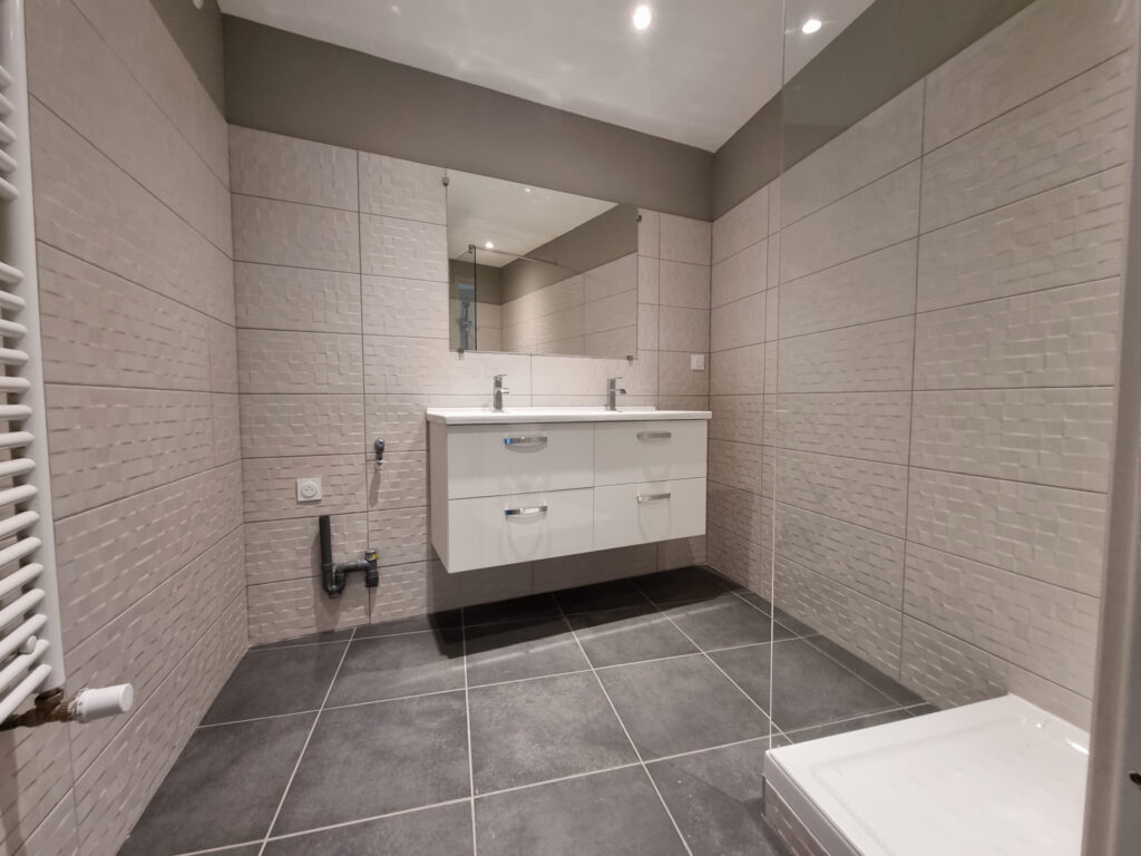 maison centre ville avec petit extérieur – 4 pièces – 2 chambres – 6  – 76 m²