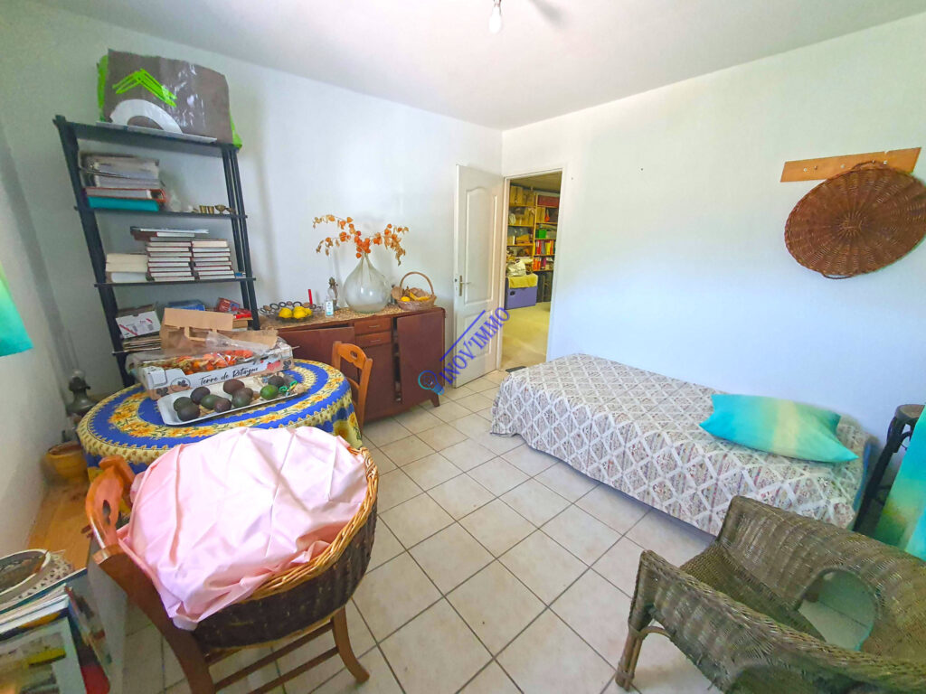 Belle Villa T6 sur terrain de 914m2 – 6 pièces – 4 chambres – 6  – 114 m²