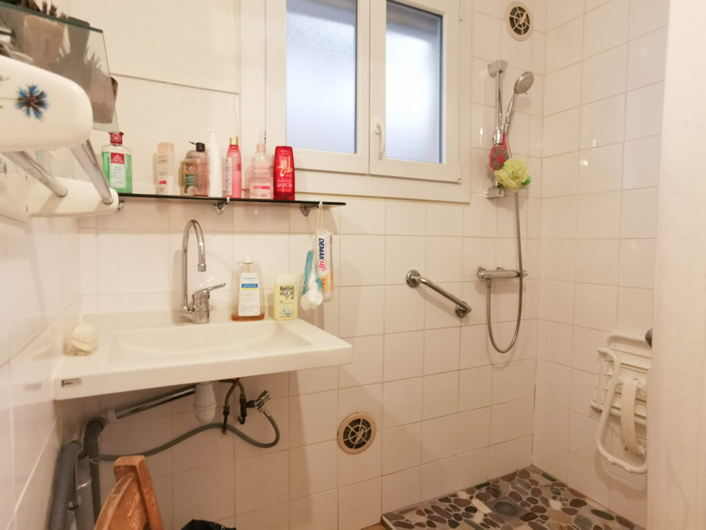 Maison de 72m2 sur 2635m2 de terrain constructible  – 4 pièces – 2 chambres – NR  – 72 m²