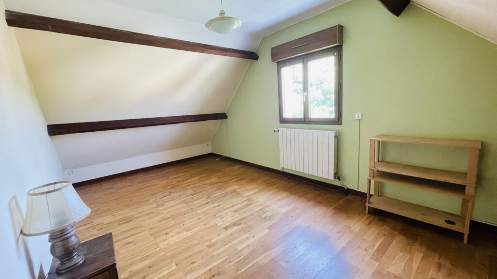 Maison plain-pied – 5 pièces – 4 chambres – NR  – 110 m²