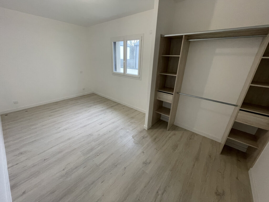 Maison 5 pièces 142m2 – 5 pièces – 4 chambres – 6  – 142 m²