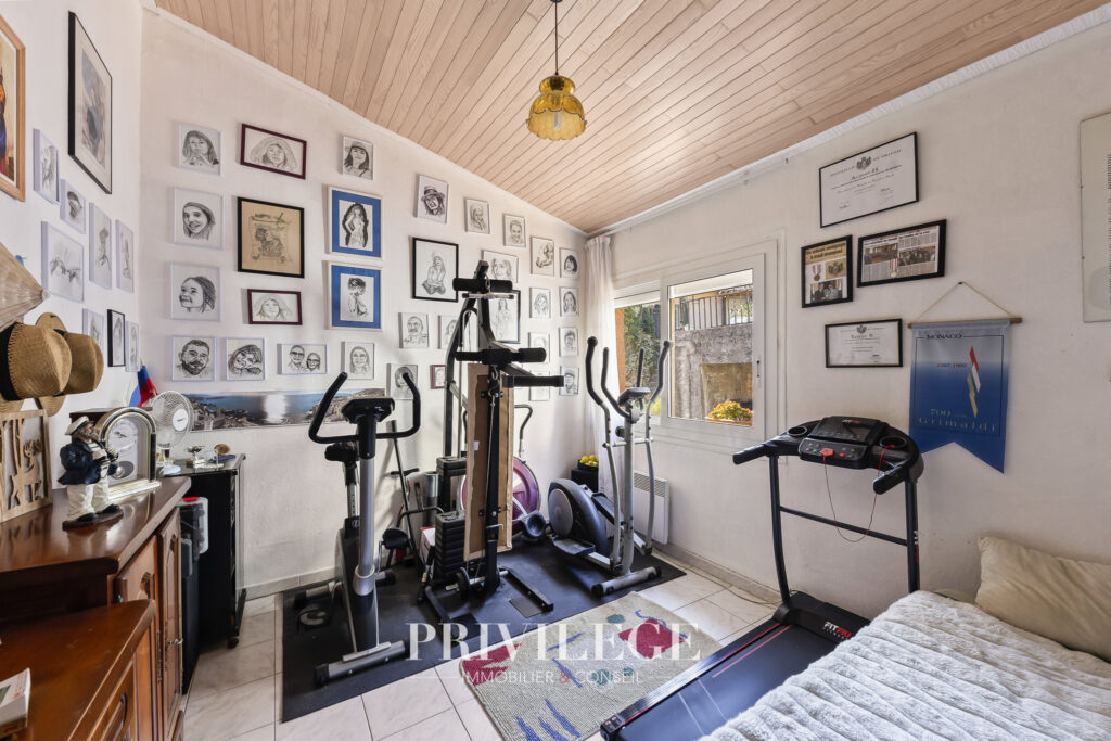  NICE LA TRINITE QUARTIER LA PLANA CHARMANTE MAISON MITOYENN – 5 pièces – 4 chambres – 8  – 135.26 m²