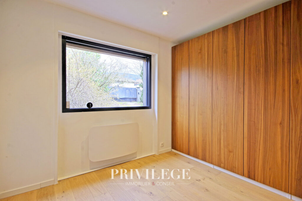 Maison 6 pièces – 145m2 – 5 pièces – 3 chambres – 8  – 145 m²