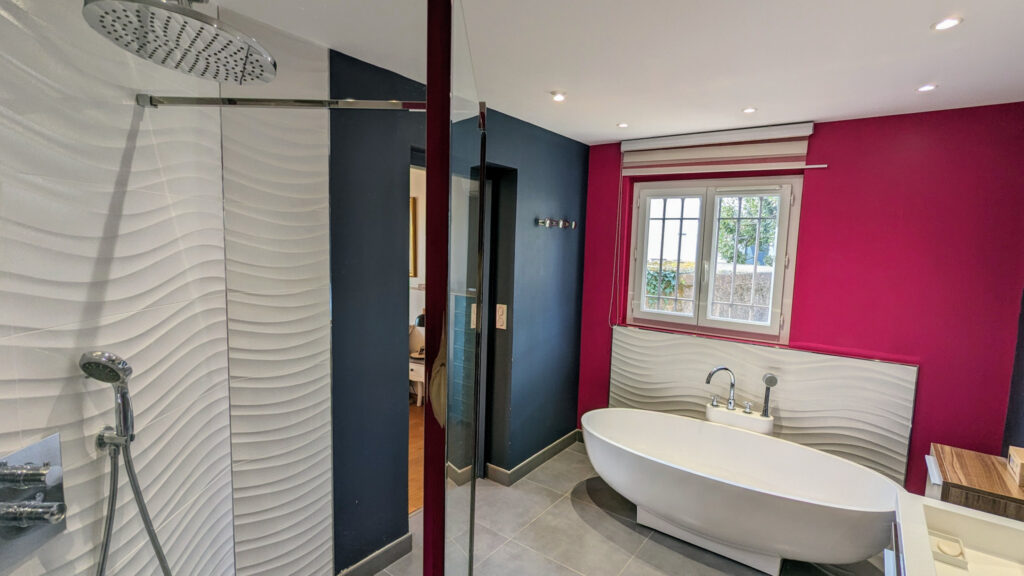 Maison de 168 m2 avec piscine et garage sur un terrain de 15 – 6 pièces – 5 chambres – 6  – 168 m²