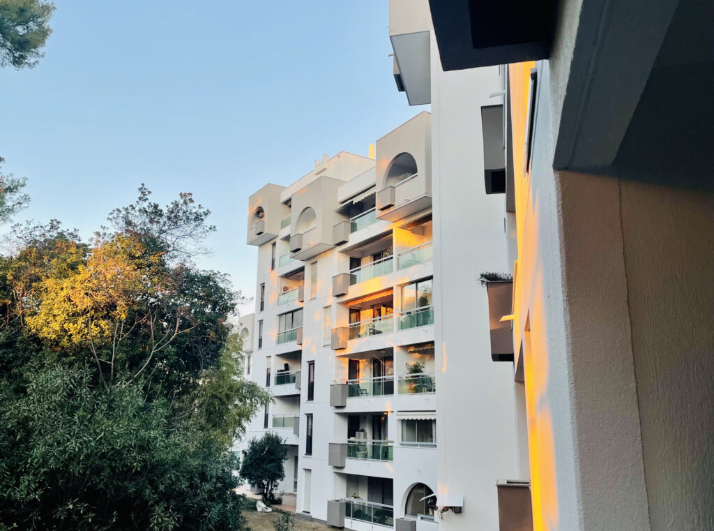  Résidence Sénior : bel appartement T2 loué – 2 pièces – 1 chambre – NR  – 51 m²