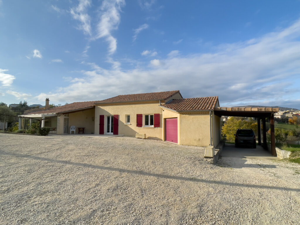 Superbe maison de 117m2 habitables sur 1532m2 de terrain – 5 pièces – NR chambres – NR  – 117 m²