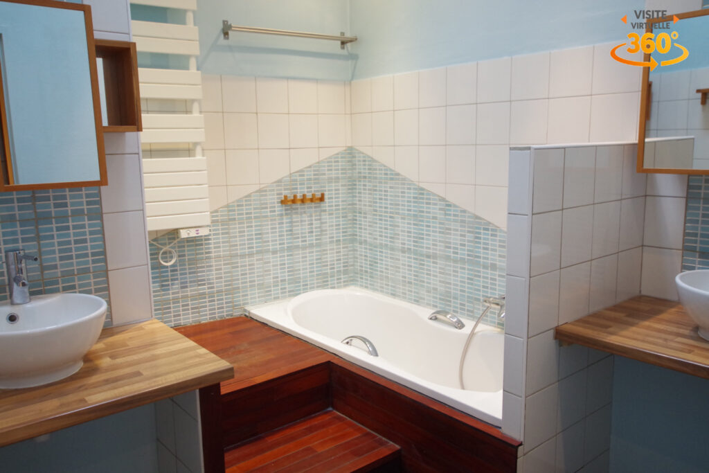 Maison de bourg de 120m2 habitables – 6 pièces – 4 chambres – NR  – 120 m²