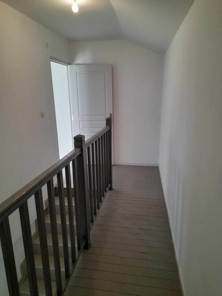 Semi-plain-pied – 4 pièces – 3 chambres – 6  – 130 m²