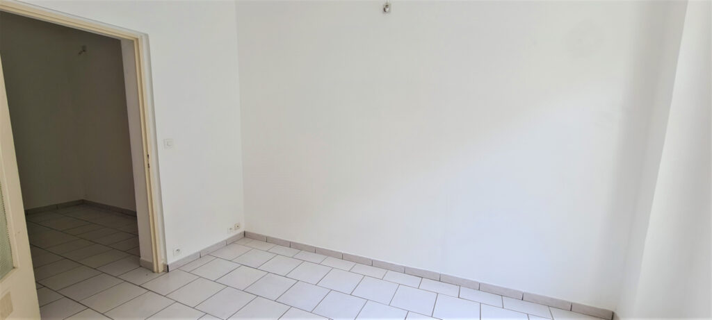 AMELIE LES BAINS Centre ville avec vue bucolique  – 3 pièces – 1 chambre – 6  – 42.35 m²