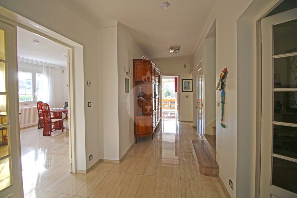 Maison 230m2 à proximité du RER A, écoles et parcs – 7 pièces – 4 chambres – 6  – 230 m²