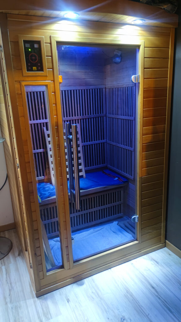 MAISON CAMPAGNARDE ET SON LOCAL COMMERCIAL…INDEPENDANT. – 6 pièces – 4 chambres – 6  – 135 m²