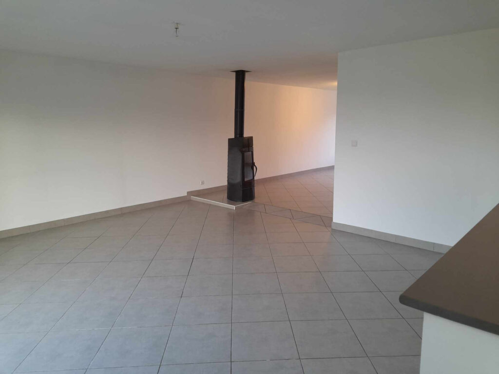 Semi-plain-pied – 4 pièces – 3 chambres – 6  – 130 m²