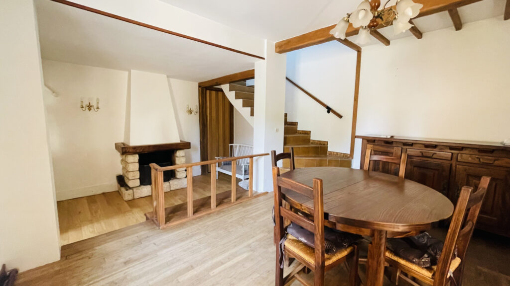 Maison plain-pied – 5 pièces – 4 chambres – NR  – 110 m²