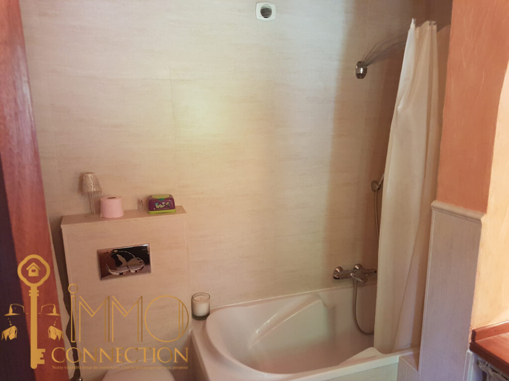 Ensemble immobilier de 200 m2 habitables – 6 pièces – 5 chambres – 6  – 200 m²