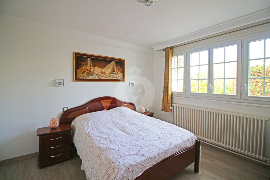 Maison 230m2 à proximité du RER A, écoles et parcs – 7 pièces – 4 chambres – 6  – 230 m²