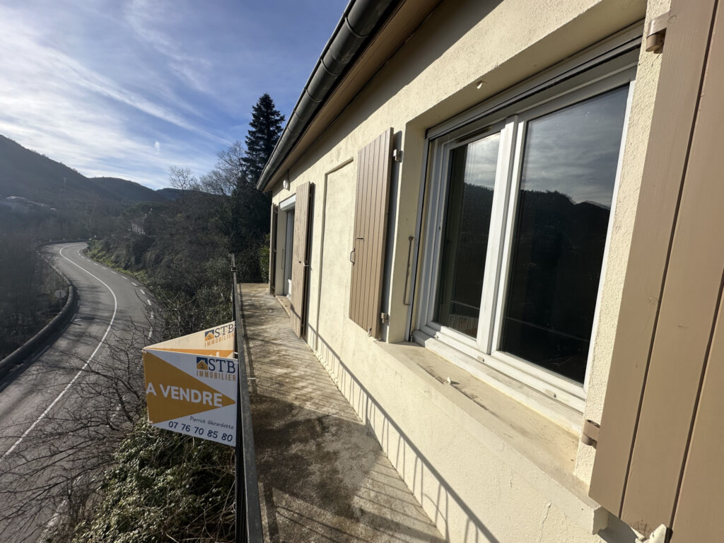 Maison individuelle de 80m2 habitables sur 935m2 de terrain  – 4 pièces – 3 chambres – NR  – 80 m²