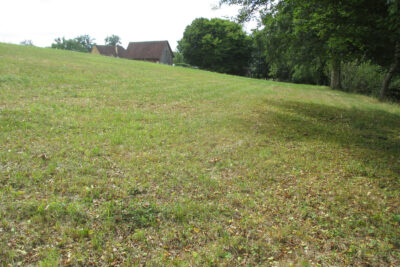 DORDOGNE-LE BUGUE- TERRAIN A BATIR – NR pièces – NR chambres