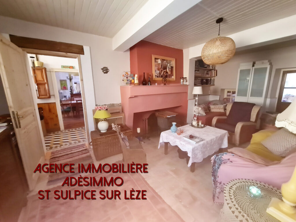 Maison de village de 165m2 à finir de rénover sur 3 niveaux  – 7 pièces – 4 chambres – 6  – 160 m²