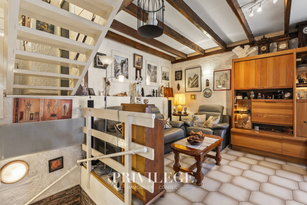  NICE LA TRINITE QUARTIER LA PLANA CHARMANTE MAISON MITOYENN – 5 pièces – 4 chambres – 8  – 135.26 m²