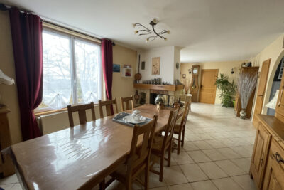 Maison individuelle accompagnée d&rsquo;un logement indépendant et – 8 pièces – 4 chambres – 166 m²