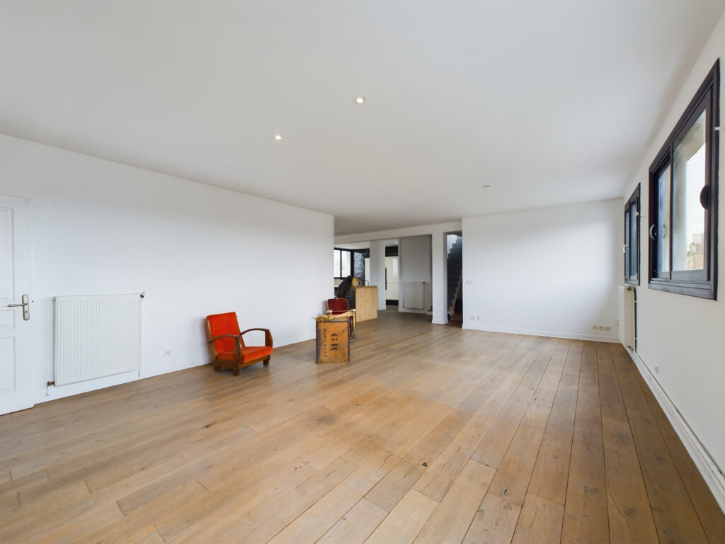 Appartement 5 pièces avec terrasse  – 5 pièces – 3 chambres – 6  – 135 m²