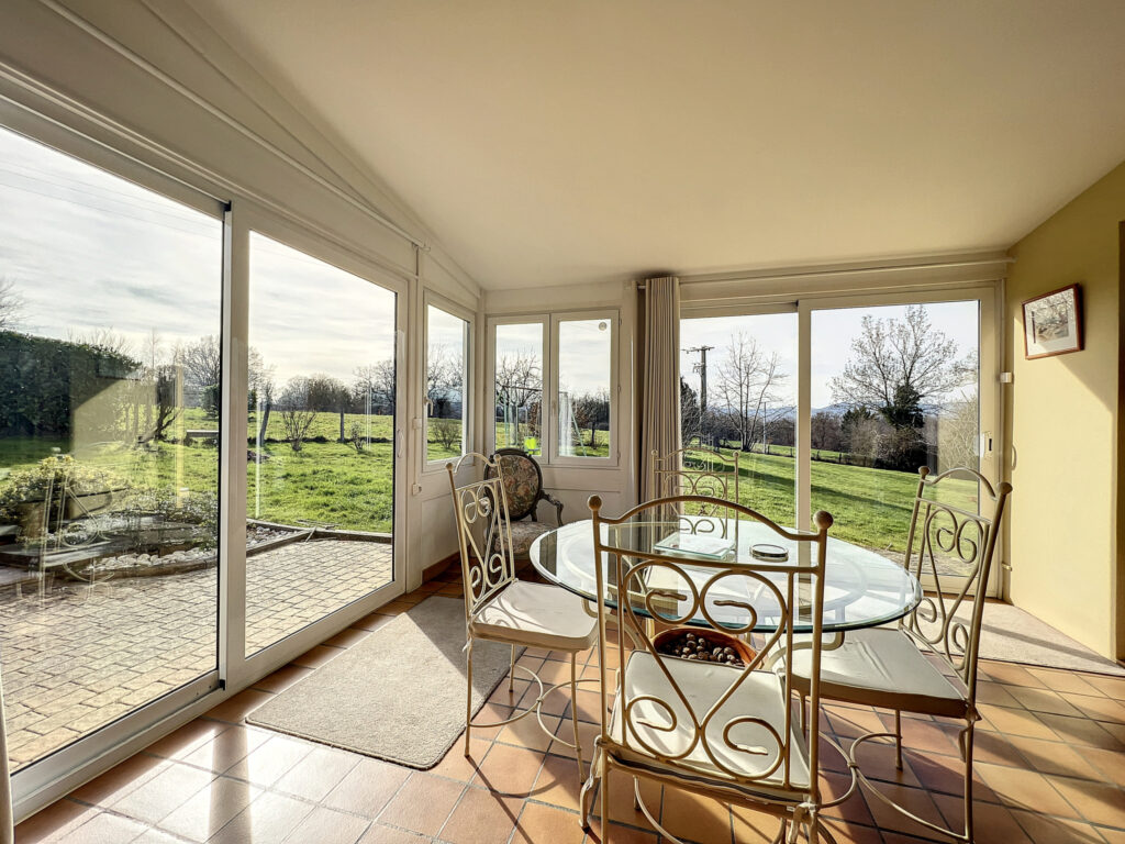 Maison 146 m2 – 4 chambres – 2 garages – terrain 3254 m2  – 6 pièces – 4 chambres – 2  – 146.16 m²