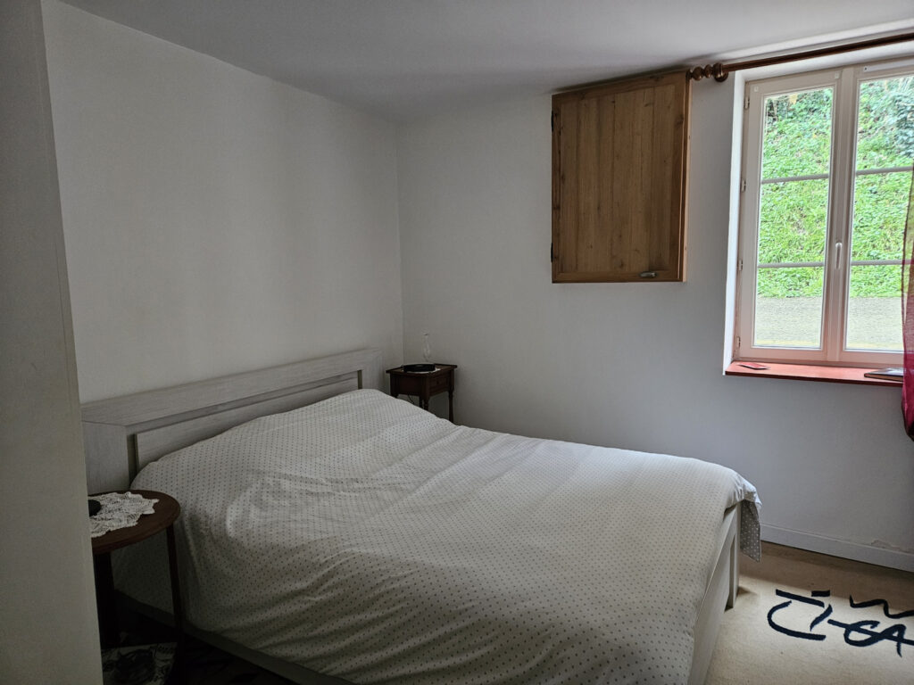 MAISON EN PIERRE LA GARETTE AU BORD DE L EAU – 3 pièces – 2 chambres – 6  – 94 m²