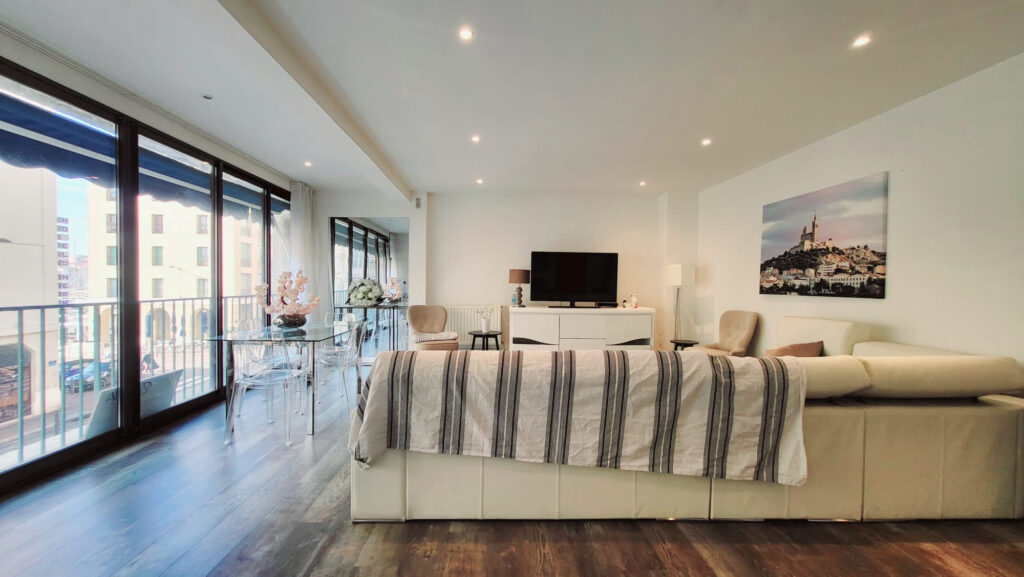 Pouillon Appartement 3 pièces 83M2 au pied du Vieux-Port – 3 pièces – 2 chambres – 6  – 83 m²