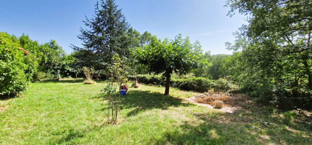 COUSTOUGES – MAISON DE PLAIN-PIED AVEC DEPENDANCE  – 4 pièces – 3 chambres – 6  – 75 m²