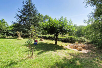 COUSTOUGES – MAISON DE PLAIN-PIED AVEC DEPENDANCE  – 4 pièces – 3 chambres – 75 m²