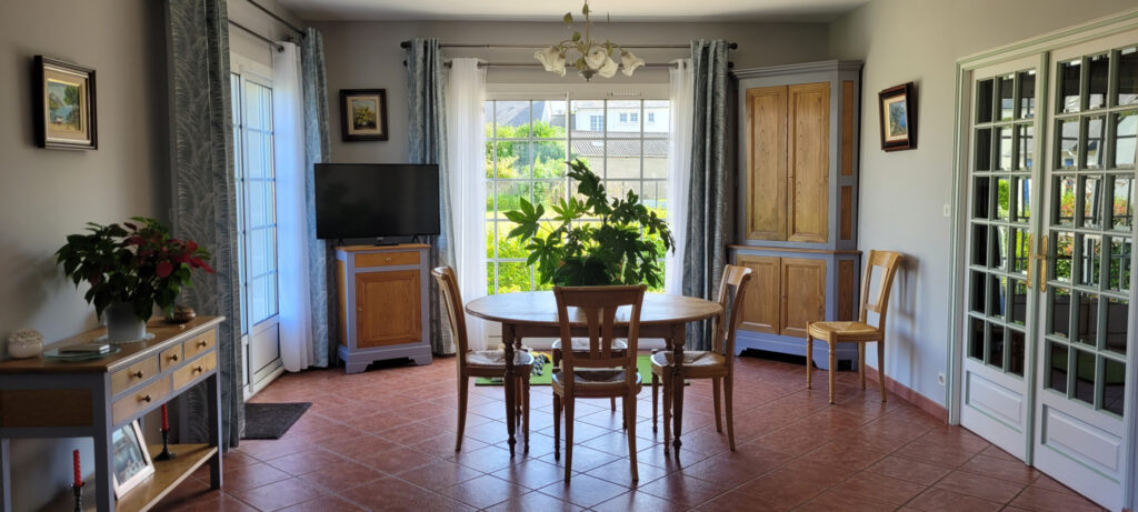 PAIMPOL, maison d’architecte à vendre, 200 m2, 1169 m2 de ja – 8 pièces – 5 chambres – 6  – 210 m²