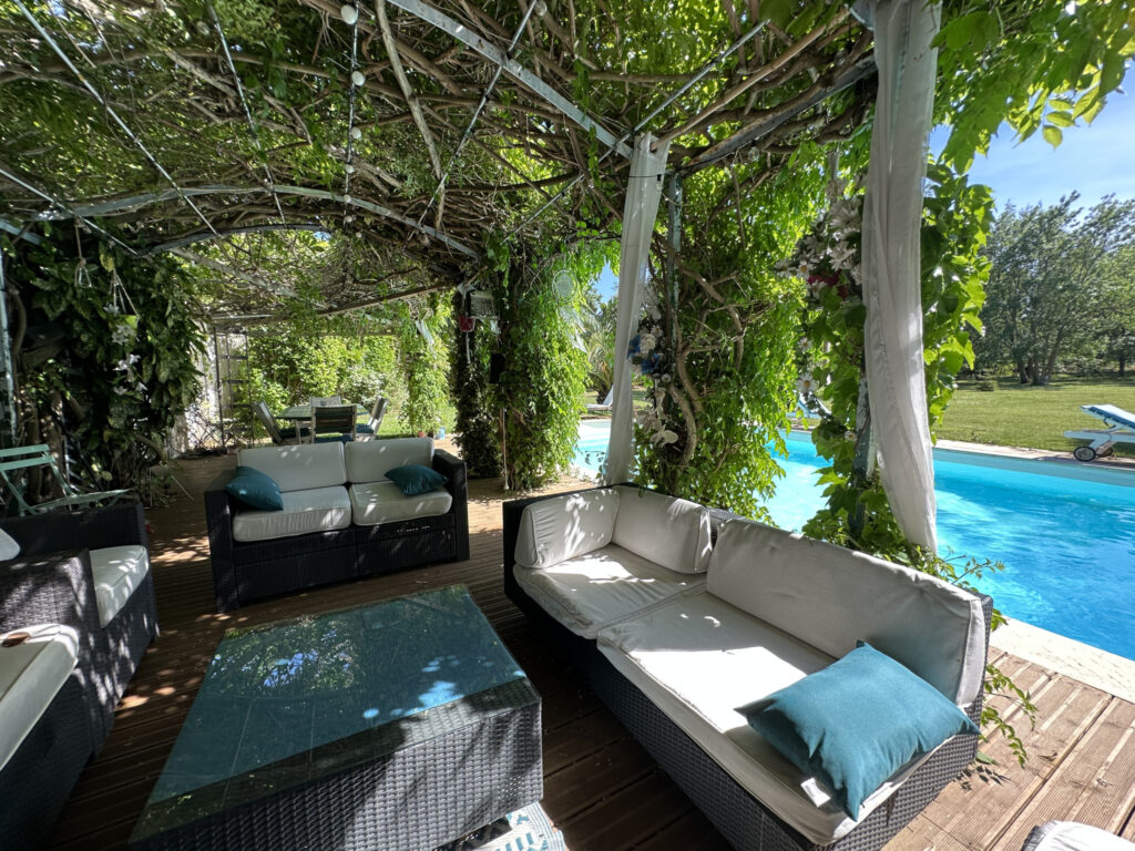 Maison 9 pièces 300m2 – Terrain 8724m2 – 9 pièces – 7 chambres – NR  – 300 m²