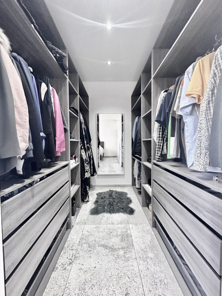 VILLA PRESTATION HAUT DE GAMME DANS LES HAUTEURS DE SALAISE  – 6 pièces – 5 chambres – 6  – 165 m²