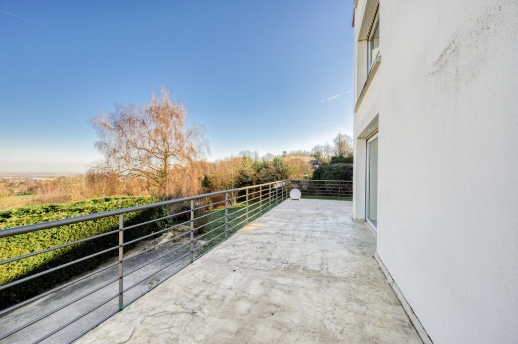 Villa d’Architecte Contemporaine volume et vue exceptionnels – 8 pièces – 5 chambres – 4  – 238 m²