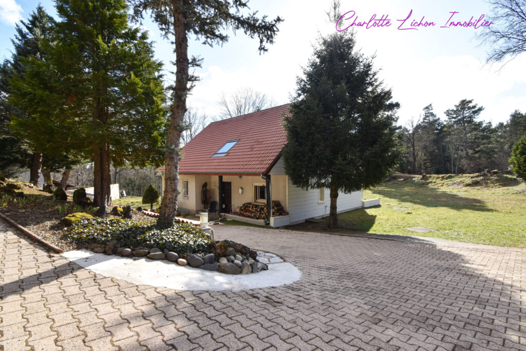 Maison en viager – Bouquet sans rente – 200 m2 habitable – 3 – 8 pièces – 4 chambres – 6  – 200 m²