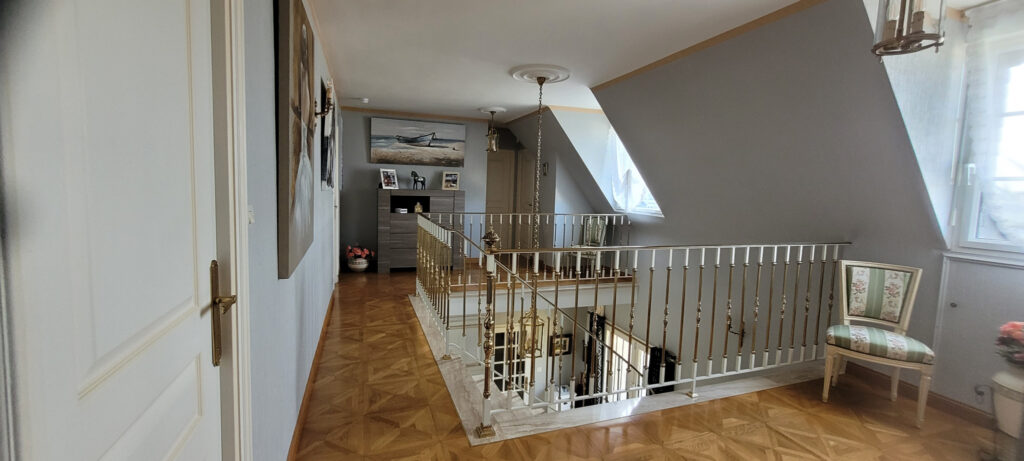 PAIMPOL, maison d’architecte à vendre, 200 m2, 1169 m2 de ja – 8 pièces – 5 chambres – 6  – 210 m²