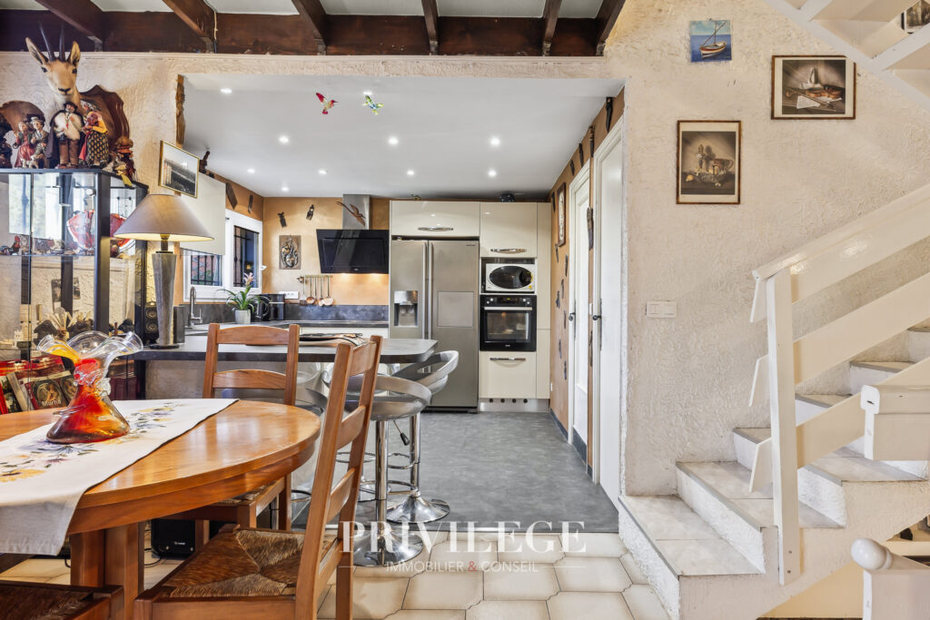  NICE LA TRINITE QUARTIER LA PLANA CHARMANTE MAISON MITOYENN – 5 pièces – 4 chambres – 8  – 135.26 m²