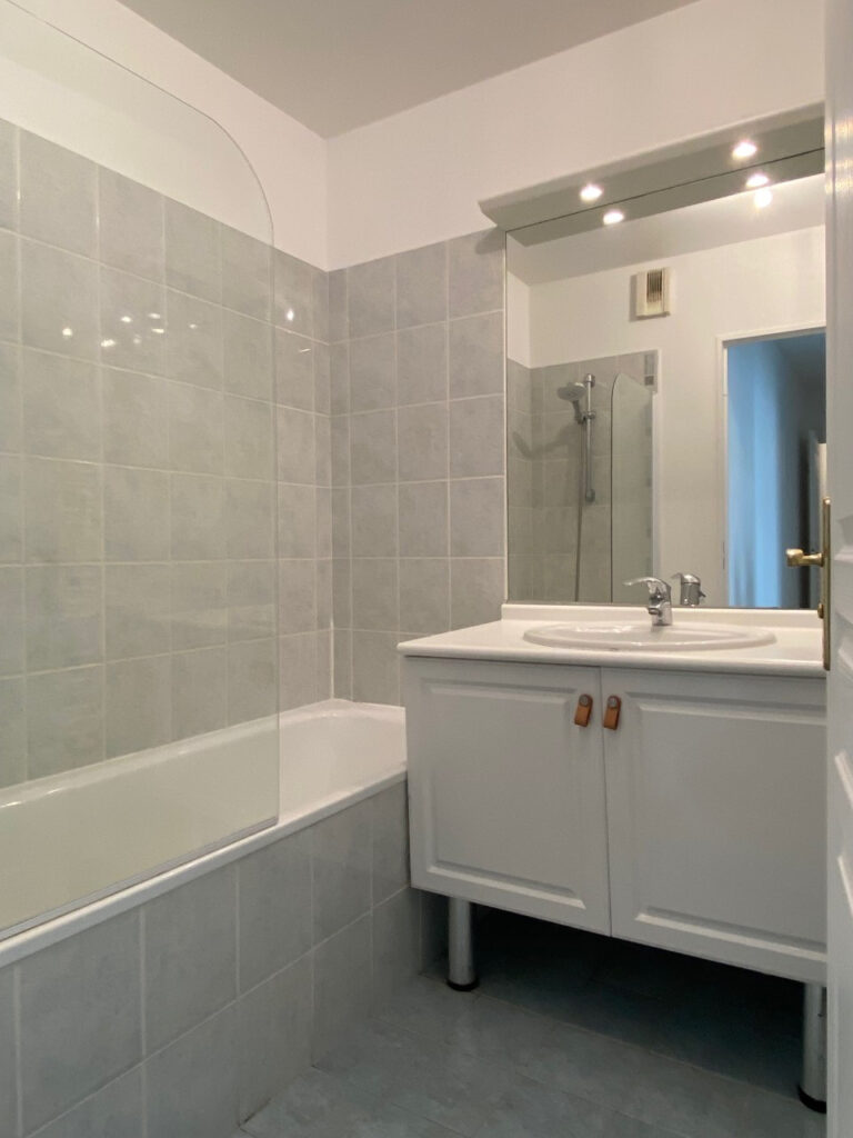 Appartement T3 + terrasse + parking secteur Joliette – 3 pièces – 2 chambres – 6  – 62.23 m²