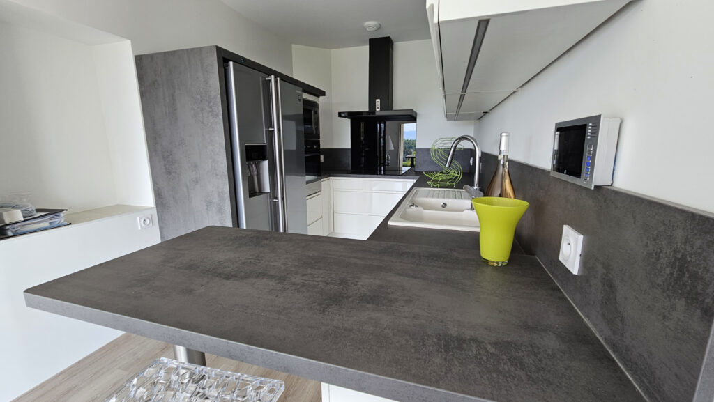 Maison sur les hauteurs de Frans – 11 pièces – 5 chambres – 2  – 323.28 m²