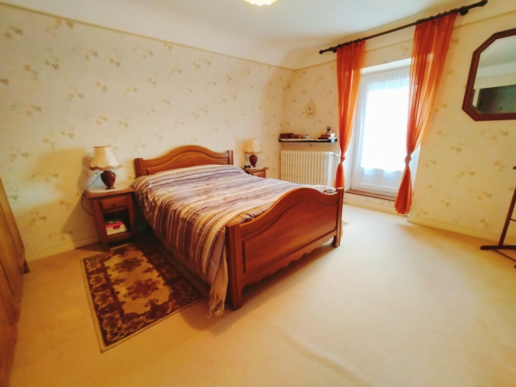 PLOUBAZLANEC, secteur recherché, vue sur mer imprenable.  – 8 pièces – 4 chambres – 6  – 179.1 m²