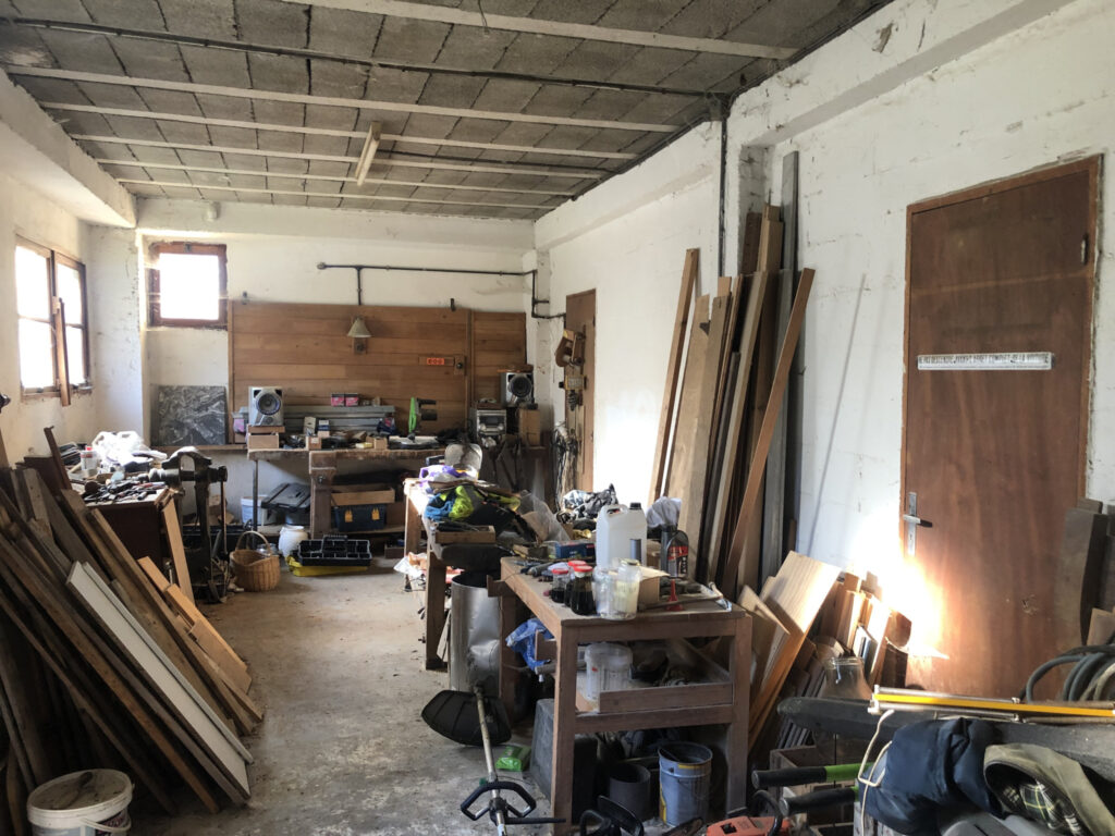 Maison en pierres de 145 m2 SH à rénover sur un terrain de 9 – 5 pièces – 3 chambres – 6  – 145 m²