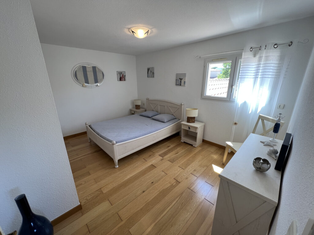 VILLA DE STANDING AVEC PISCINE QUARTIER MARAVAL CAP D’AGDE – 6 pièces – 4 chambres – 6  – 180 m²