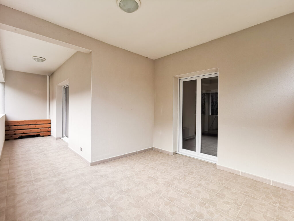 Appartement de 74m2 environ avec terrasse – 4 pièces – 3 chambres – NR  – 73.9 m²