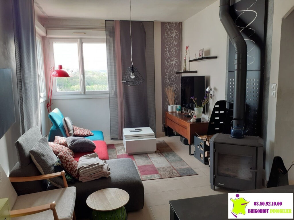 MAISON PRINCIPALE avec STUDIO INDÉPENDANT – 6 pièces – 4 chambres – 2  – 130 m²