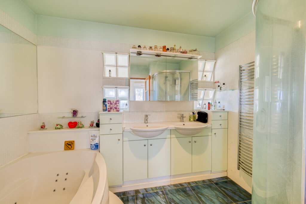 Villa d’Architecte Contemporaine volume et vue exceptionnels – 8 pièces – 5 chambres – 4  – 238 m²