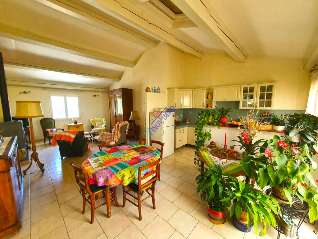 Belle Villa T6 sur terrain de 914m2 – 6 pièces – 4 chambres – 6  – 114 m²