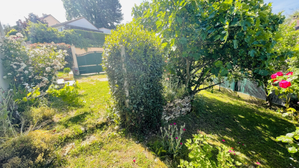 Maison plain-pied – 5 pièces – 4 chambres – NR  – 110 m²