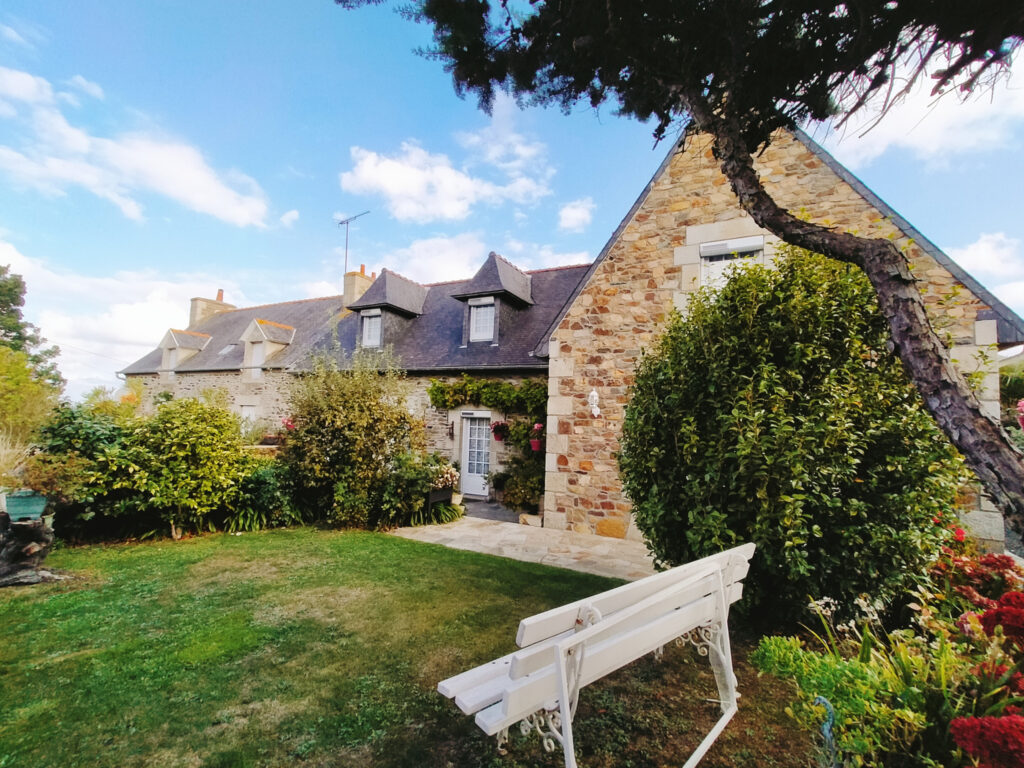 PLOUBAZLANEC, secteur recherché, vue sur mer imprenable.  – 8 pièces – 4 chambres – 6  – 179.1 m²