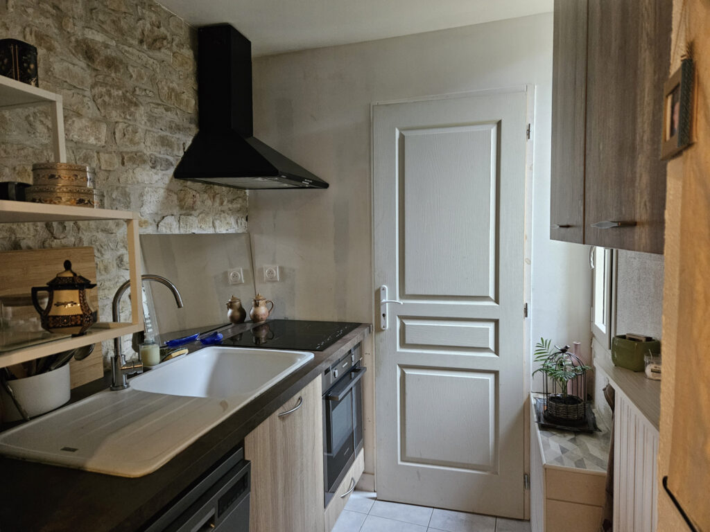 MAISON EN PIERRE LA GARETTE AU BORD DE L EAU – 3 pièces – 2 chambres – 6  – 94 m²