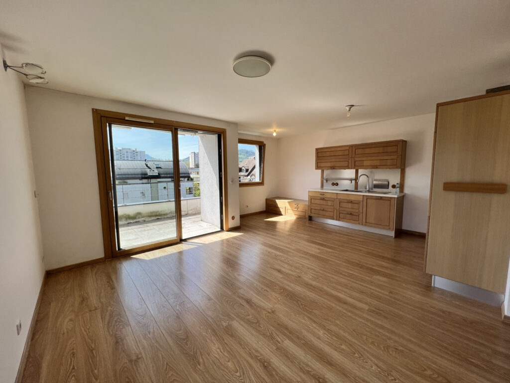 Récent Standing, Triangle d’Or, appartement de type 3 avec b – 3 pièces – 2 chambres – NR  – 65.52 m²